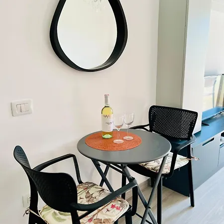 Three Above Sea Apartment Golem (Tirana)