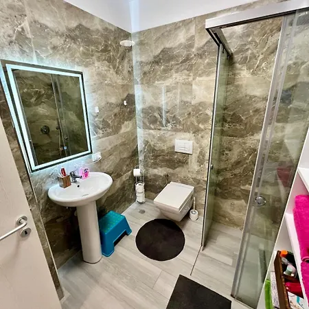 Three Above Sea Apartment Golem (Tirana)