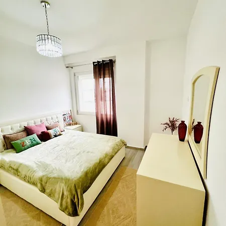 Three Above Sea Apartment