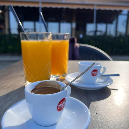 Three Above Sea Apartment