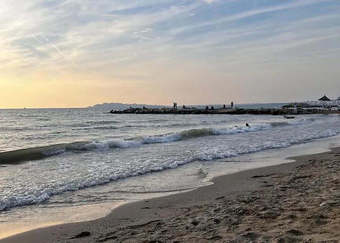 Three Above Sea Lägenhet