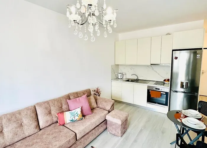 Three Above Sea Apartman Golem